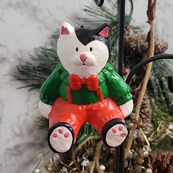 Handpainted cat Christmas ornament - Picture 4 of 5